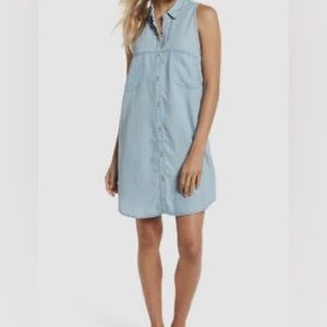 M.Fredric’s 100% cotton buttoned down short sleeve dress w/ front pocket.